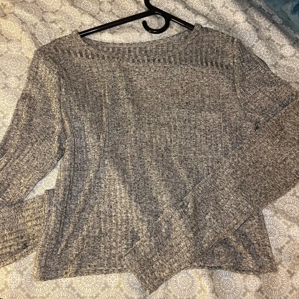 gray long sleeve, size medium, color gray
